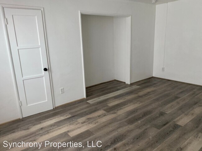 Foto del edificio - 433 E 3rd St