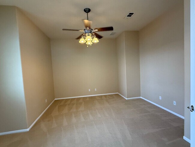 Foto del edificio - Apple Valley Estates- Gated Community- Beautiful 4 Bedrooms, 3 Bathrooms