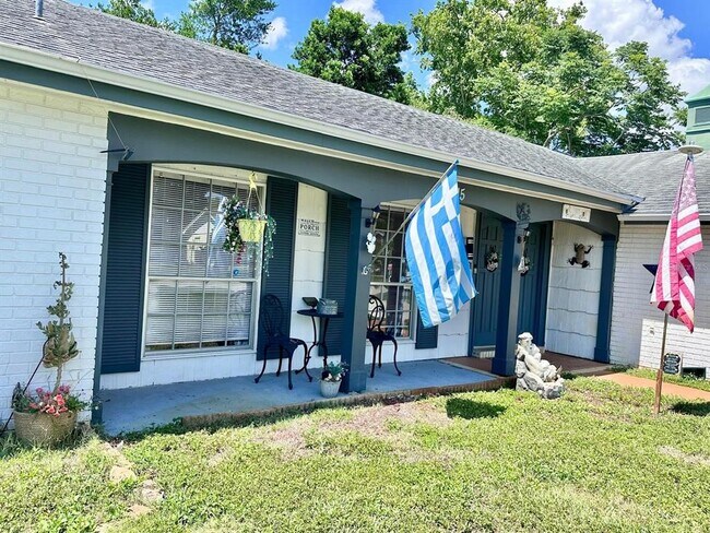 Foto del edificio - 12215 Meadowbrook Ln