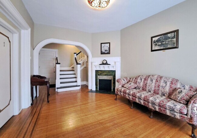 Foto del edificio - 319 W Lee St