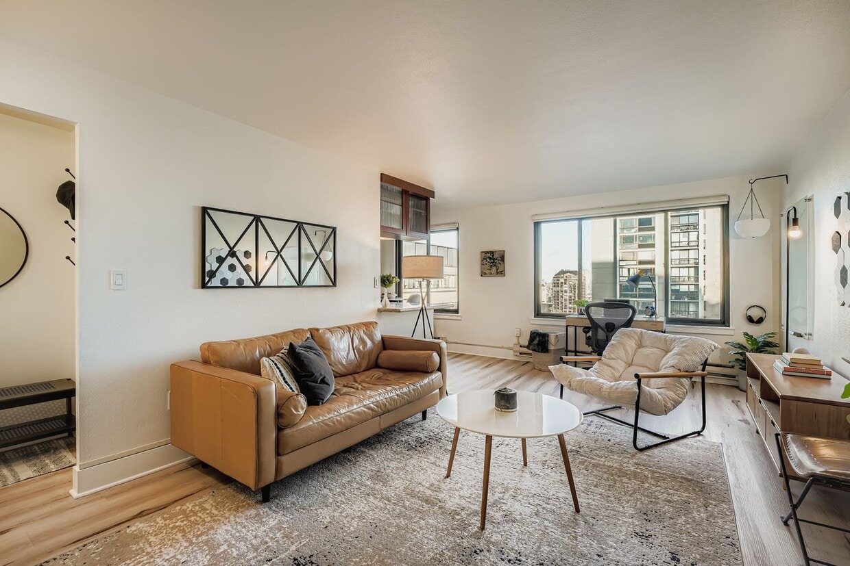 Foto principal - 1105 Spring St