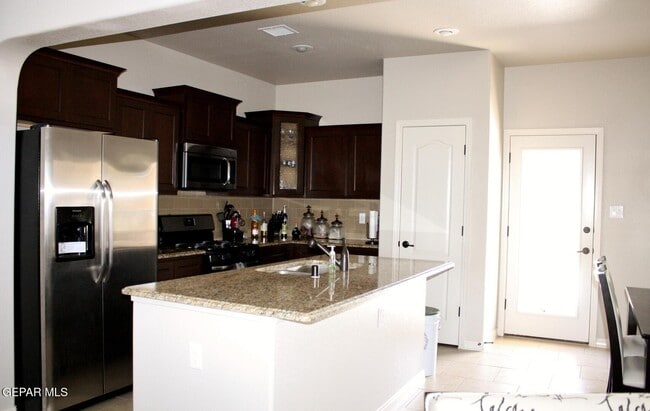 Building Photo - 3892 Loma Adriana