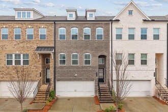 Building Photo - 2247 Pink Hawthorn Dr