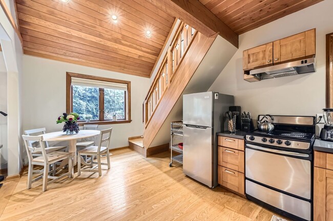 Building Photo - Short Term Leases Available - Furnished Ca...