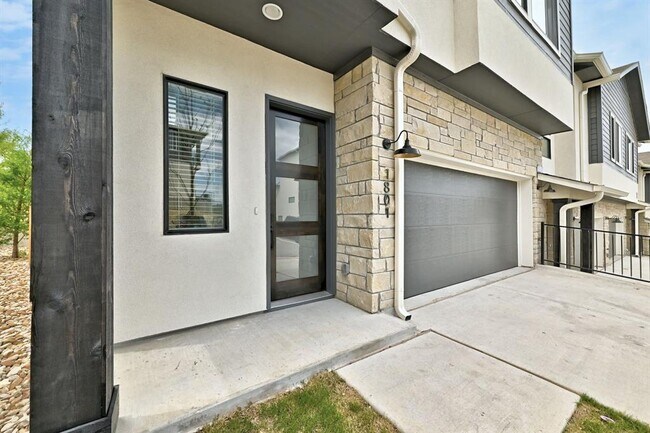 Foto del edificio - 2050 Lohmans Spur Rd