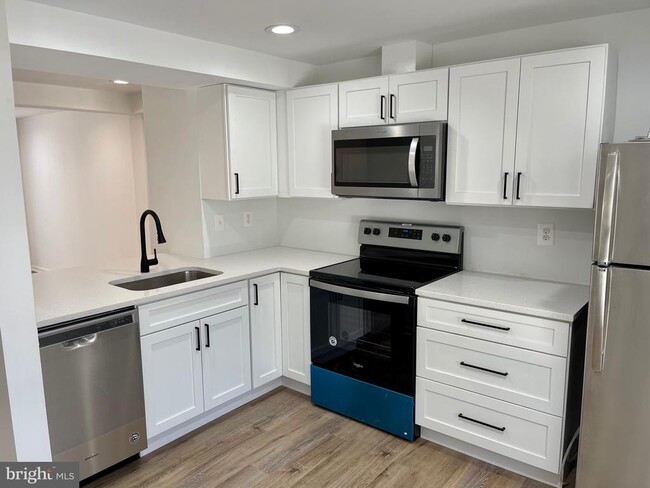 Foto del edificio - 1518 Woodcrest Dr