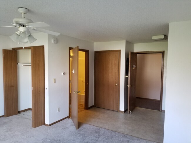 Apartment entry - 378 27th Ave SW