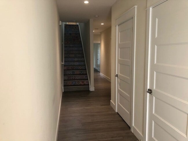 Foto del edificio - Amazing 3 Bedroom Townhouse for Rent!