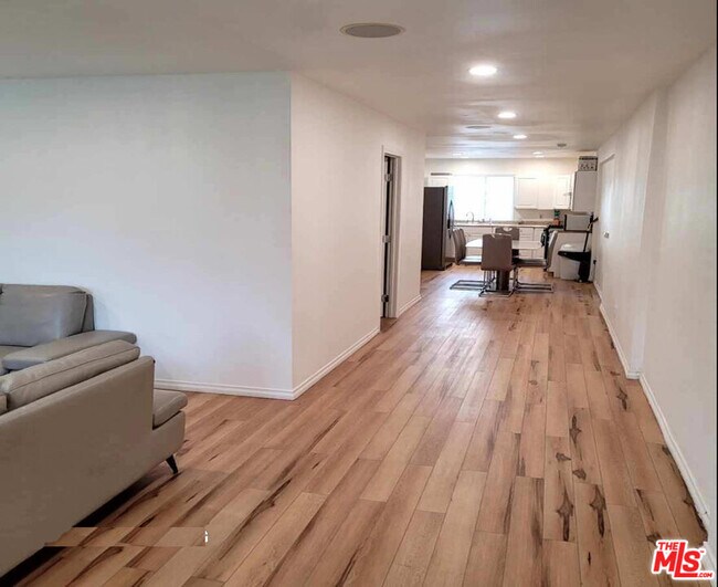 Foto del edificio - 16877 Orangecrest Ct