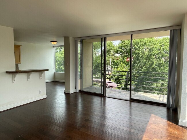 Foto del edificio - 280 Island Ave