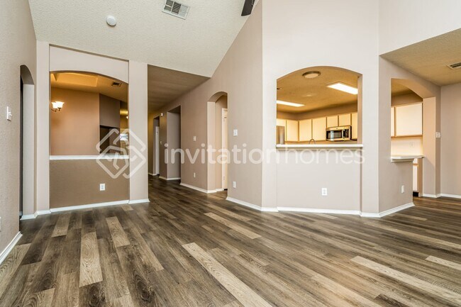Building Photo - 1010 Barkridge Dr