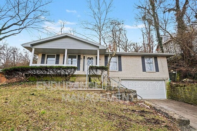 Foto del edificio - 334 Hyde Park Dr