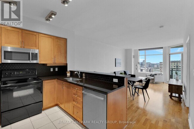 Photo du bâtiment - 570 Laurier Ave W