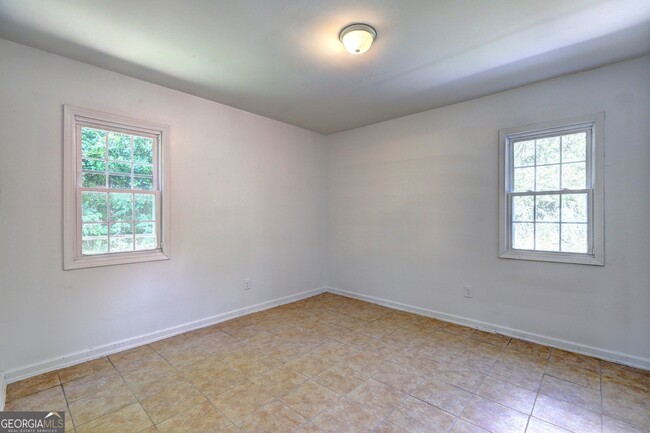 Building Photo - 5724 Edwina Dr