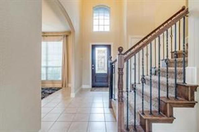 Building Photo - 4416 Lakeview Dr