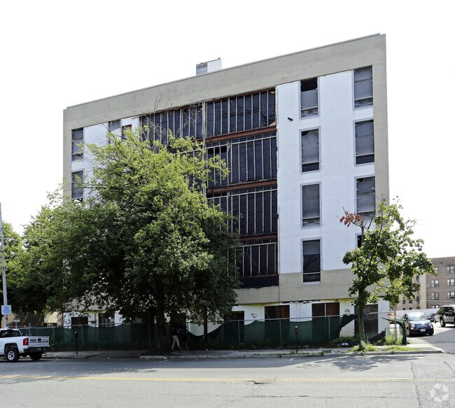 100 Evergreen Pl East Orange, NJ 07018 Rentals East Orange, NJ