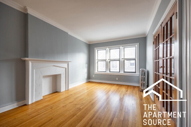 Building Photo - 1319 W Estes Ave