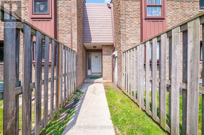 Building Photo - 2605 Woodchester Dr