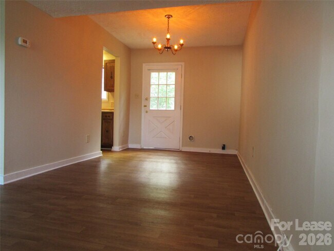 Foto del edificio - 1260 Fieldstone Rd