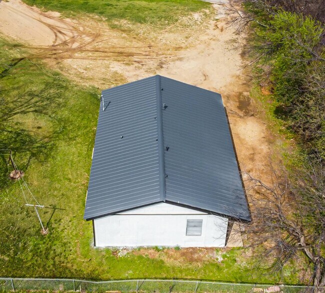 Foto del edificio - 1106 Brewster Ave