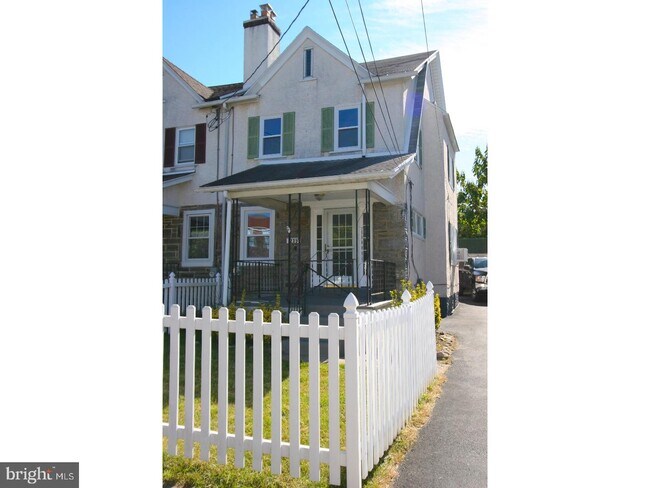 Building Photo - 215 Williams Rd
