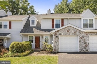 Building Photo - 424 Revere Dr