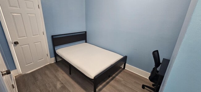 Photo - 1255 Hart St Apartment