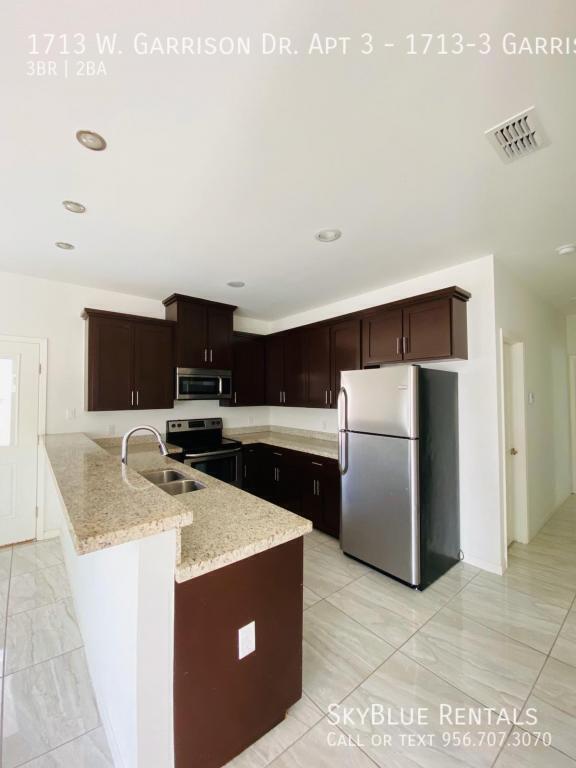 Building Photo - 1713 W Garrison Dr