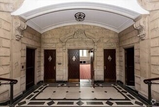 Building Photo - 16 Balmoral St