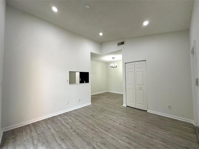 Building Photo - 641 Cypress Lake Blvd