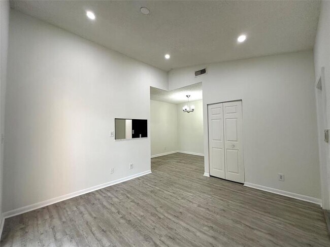 Building Photo - 641 Cypress Lake Blvd