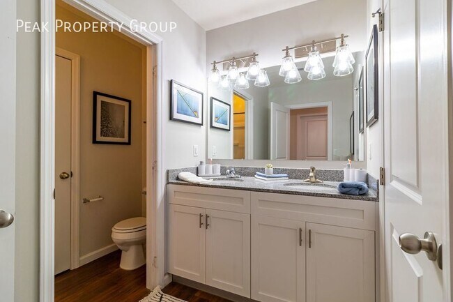 Building Photo - Available Fall 2024! 2 Bedroom Apartment i...
