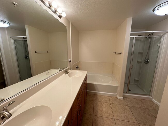 Building Photo - 1387 Milano Drive #4 - West Sacramento 95691