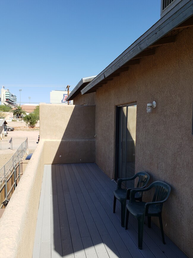Only a couple blocks from the Stadium - 1517 E 8th St