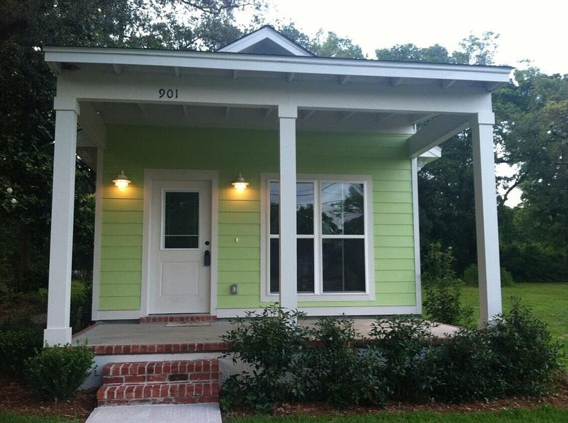 Primary Photo - ADORABLE 3 BED, 2 BATH BEACH COTTAGE - GUL...