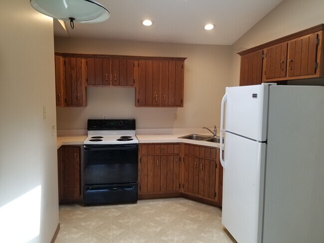 Kitchen - 8505 Co Rd 66A
