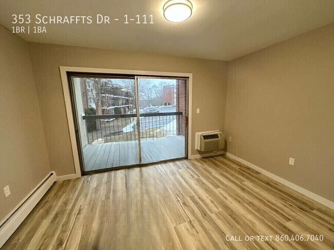 Foto del edificio - 353 Schraffts Dr