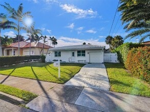 Building Photo - 1216 Guava Isle
