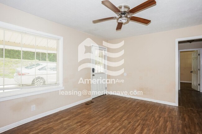 Foto del edificio - 2430 Golden Camp Rd