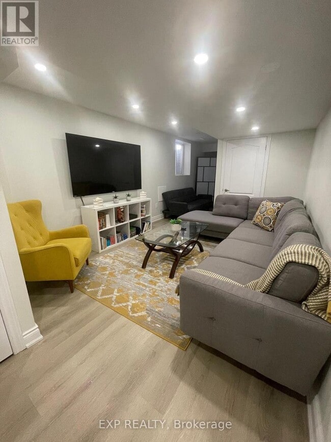 Photo du bâtiment - 138 Aylesbury Dr