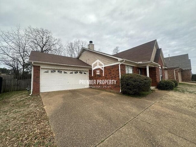 Building Photo - 5405 Corner Oak Dr