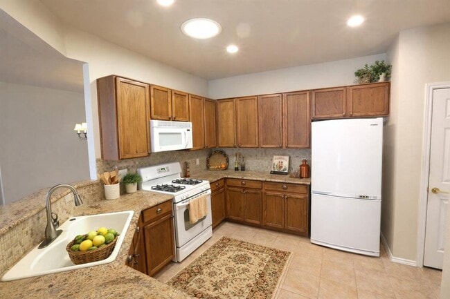 Building Photo - 233 Bonham Loop