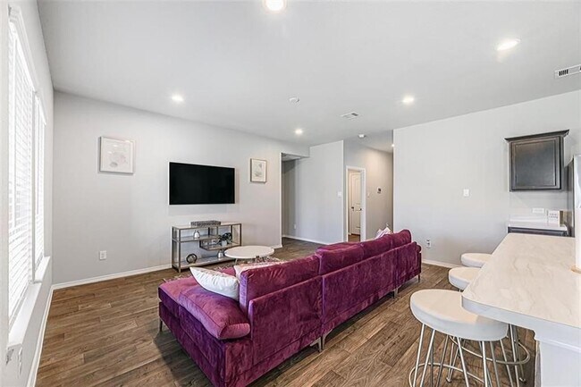 Foto del edificio - 5126 Morava Ln