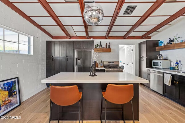 Foto del edificio - 334 W Glenrosa Ave