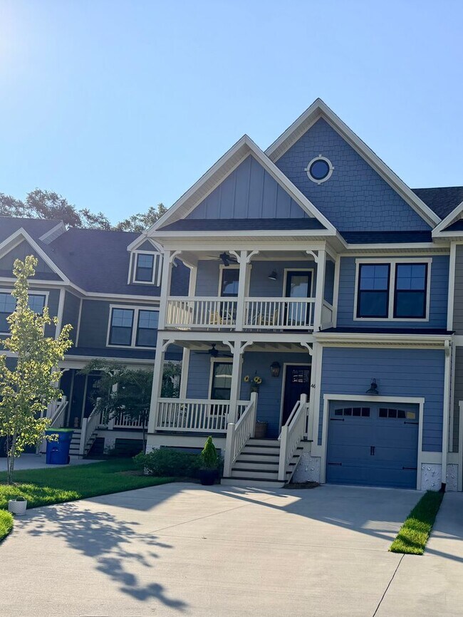Building Photo - Four Bedroom Town Home in Old Stoney Village- Two Primary Suites