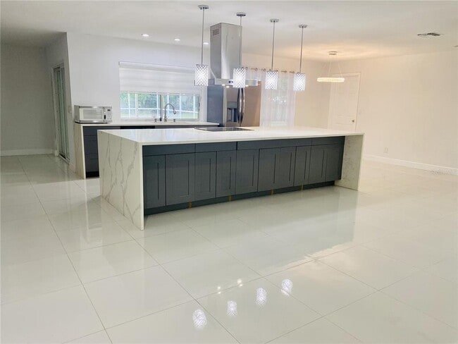 Foto del edificio - 608 Overhill Dr