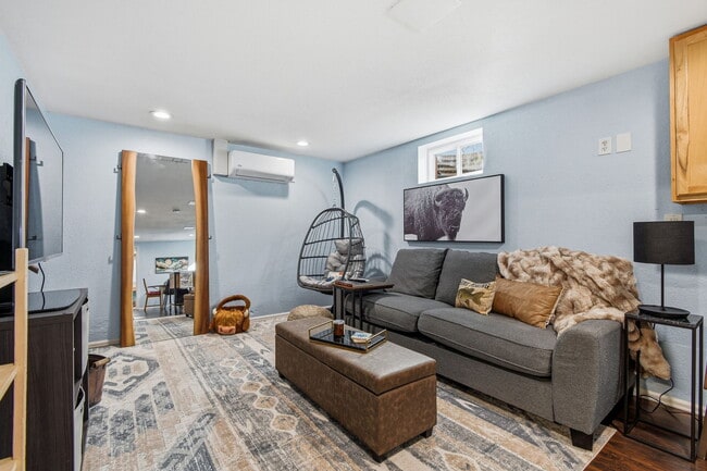 Building Photo - 1556 S Field Ct