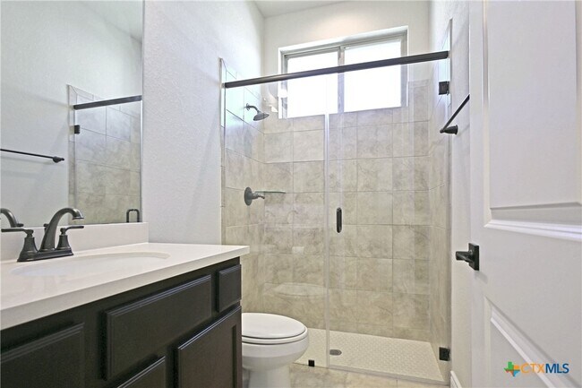 Foto del edificio - 588 Vale Ct