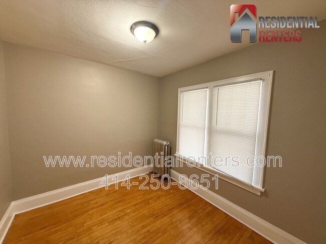 Building Photo - 1637 S 68th St