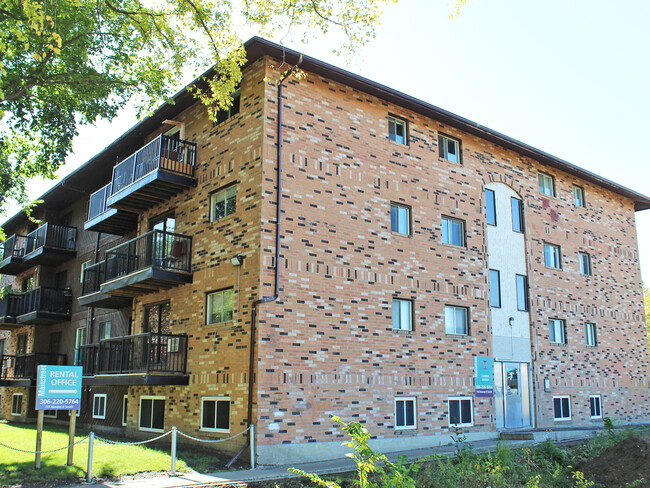 Photo du bâtiment - Camino Manor